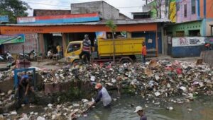 5 Ton Sampah Diangkut Dari Kali Mati Teluknaga Tangerangdaily Id