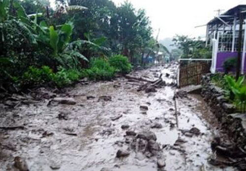 Gunung Mas Puncak Bogor Diterjang Banjir Bandang