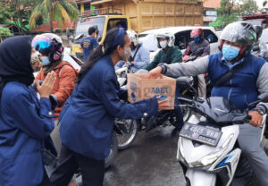 Berita Tangerang: Mahasiswa UNIS Turun ke Jalan, Galang Dana untuk Korban Gempa dan Banjir