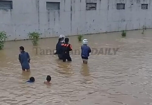 Dua Kampung di Desa Cisereh Tigaraksa Kebanjiran, Warga Kesulitan Beraktivitas