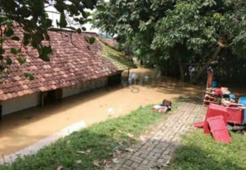 Berita Tangerang, Berita Tangerang Terbaru, Berita Tangerang Terkini, Berita Tangerang Hari Ini, Berita Kabupaten Tangerang, Berita Kabupaten Tangerang Terbaru, Berita Kabupaten Tangerang Terkini, Berita Kabupaten Tangerang Hari Ini, Banjir di Cimanceuri, Banjir di Cimanceuri Tigaraksa, Banjir di Cimanceuri Tangerang: 50 Rumah di Desa Margasari Tigaraksa Terendam Banjir