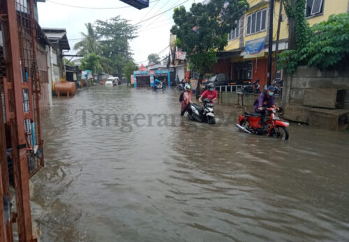 Banjir di Jalan Gempol Pinang, Banyak Sepeda Motor Mogok