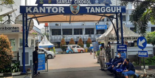 Berita Tangerang, Berita Tangerang Terbaru, Berita Tangerang Terkini, Berita Tangerang Hari Ini, Berita Kota Tangerang, Berita Kota Tangerang Terbaru, Berita Kota Tangerang Terkini, Berita Kota Tangerang Hari Ini: Samsat Cikokol Buka Posko Layanan STNK dan BPKB yang Rusak Karena Banjir