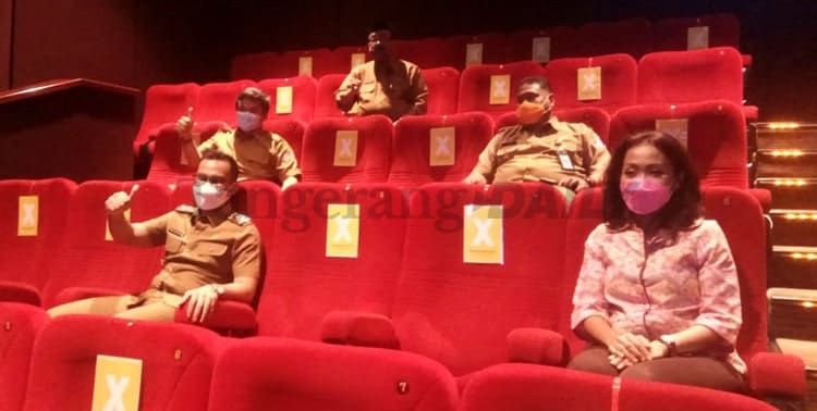 Hari Pertama Kerja, Pilar Membuka Operasional Bioskop di Tangsel