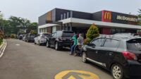 McD, McDonald's, BTS Meal, McD Luncurkan BTS Meal, BTS Meal McD, McD Cipondoh, Antrean McD, Kota Tangerang: Luncurkan Menu BTS Meal, Antrean di McD Cipondoh Mengular