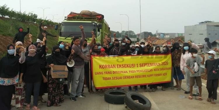 Gusuran, Penggusuran Rumah Warga, Warga Benda Digusur, Demo Korban Penggusuran, Korban Penggusuran Demo, Tol JORR 2, Tol JORR 2 Tangerang, Kota Tangerang: Puluhan Warga Benda Korban Gusuran Demo di Akses Menuju Tol JORR 2