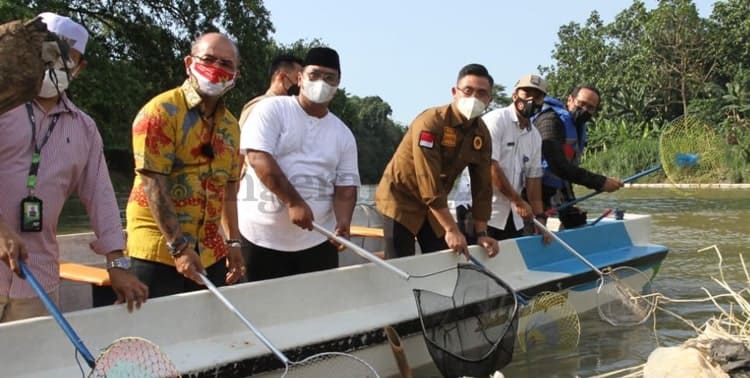 Wakil Gubernur Banten Andika Hazrumy mengajak masyarakat menjaga kelestarian sungai Cisadane. Sebab, Cisadane memilki nilai historis tinggi