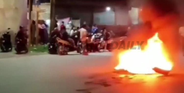 Kerusuhan Pecah di Legok, Pendemo Rusak Tiga Truk Tanah