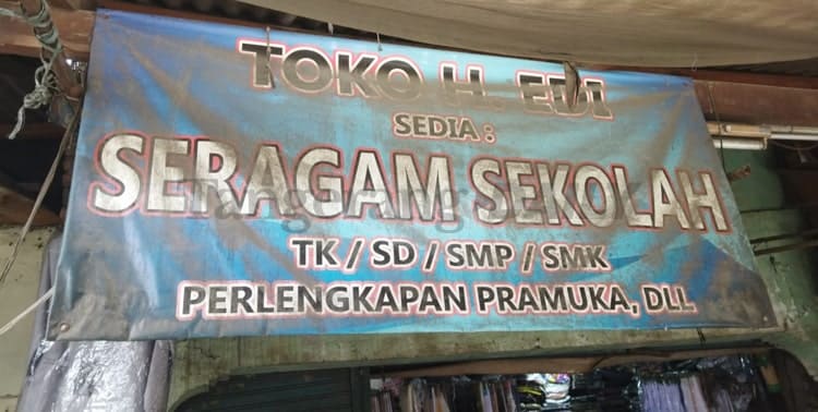 PTM, Pembelajaran Tatap Muka, PTM SMP Tangerang, Pedagang Seragam, Pedagang Seragam Sepi, Kota Tangerang: Meski Sekolah Sudah Aktif Lagi, Tapi Pedagang Seragam Sepi Pembeli