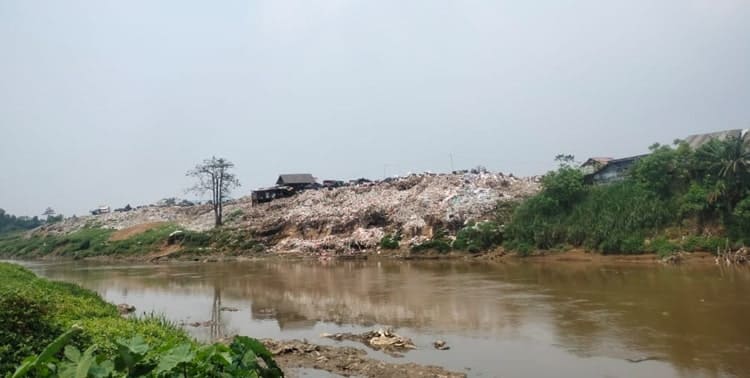 TPS Liar di Neglasari Cemari Sungai Cisadane