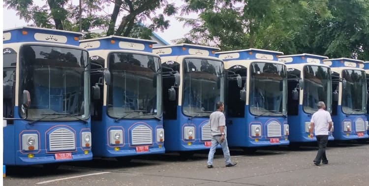 Pemkot Tangerang melalui Badan Usaha Milik Daerah (BUMD) Kota Tangerang yakni PT. TNG telah merealisasikan beberapa moda transportasi umum