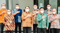 Direktur Utama Bank Banten Agus Syabarrudin mengajak seluruh masyarakat dan korporasi untuk menjadi bagian dari pemegang saham BEKS