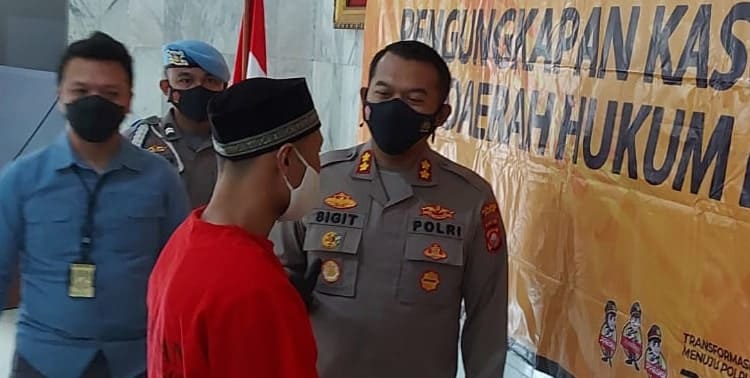 Polres Cilegon berhasil mengungkap pelaku pembunuhan di Pos SAR BPBD wilayah Anyer-Cinangka dalam waktu singkat.