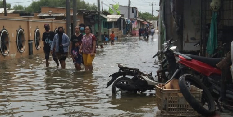 Badan Penanggulangan Bencana Daerah (BPBD) Kabupaten Tangerang mewaspadai 19 kecamatan rawan banjir pada musim hujan saat ini.