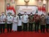 Dindikbud Banten mendapat penghargaan dari Komisi Informasi (KI) sebagai Badan Publik yang berhasil melakukan perbaikan keterbukaan ...