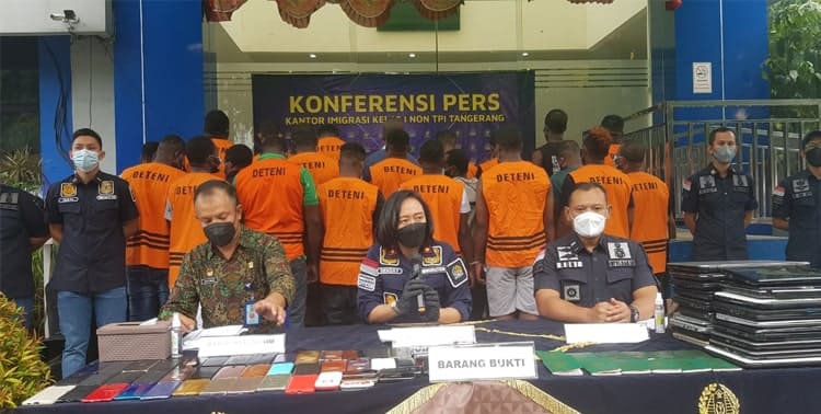 Sebanyak 24 warga negara asing Afrika yang ditangkap petugas Imigrasi Tangerang diduga melakukan kejahatan siber.