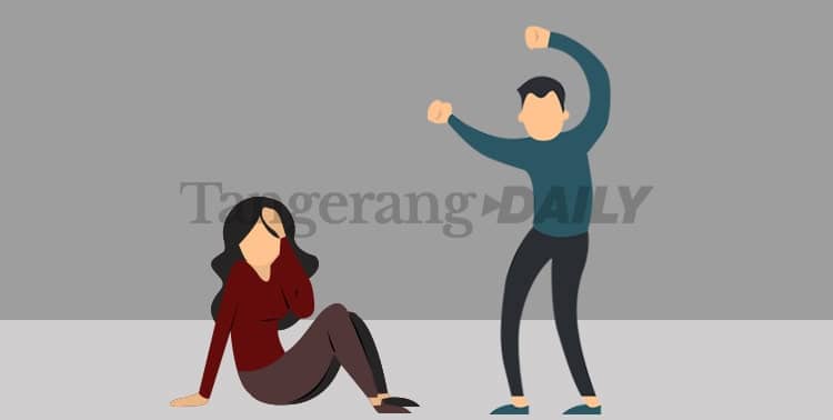 Seorang ibu rumah tangga di Tangerang berinisial M (22), mengalami kekerasan dalam rumah tangga (KDRT). Bahkan, ia sudah menerima perlakuan tidak menyenangkan dari suaminya ALM (23) sejak masih berpacaran dahulu pada tahun 2019.