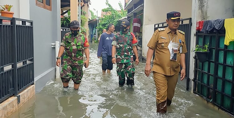 Ratusan rumah di Larangan Utara, Kecamatan Larangan, Kota Tangerang terendam banjir setelah hujan mengguyur wilayah tersebut