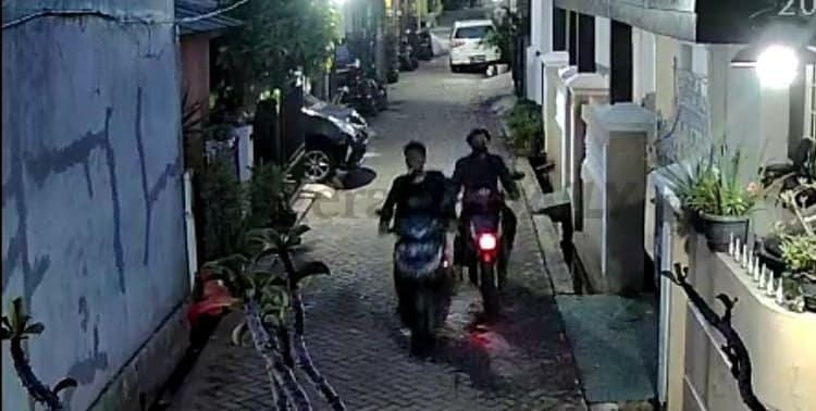 Aksi pencurian kendaraan bermotor terjadi di Jalan Maninjau 8, Kelurahan Bencongan, Kecamatan Kelapa Dua, Kabupaten Tangerang