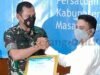 PWI Provinsi Banten memberikan piagam anugerah kepada Kapten Inf Jakson Beay, Danramil 0602-01/Kota Serang atas kemitraan dengan PWI Banten