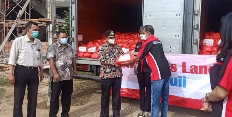 Sinar Mas Land Berikan Bantuan 1.000 Paket Bahan Pangan untuk Warga Rumpin Kabupaten Bogor