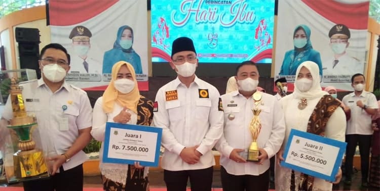 Kelurahan Karangsari, Neglasari, Kota Tangerang juara satu lomba Peningkatan Peranan Wanita menuju Keluarga Sehat dan Sejahtera (P2WKSS)