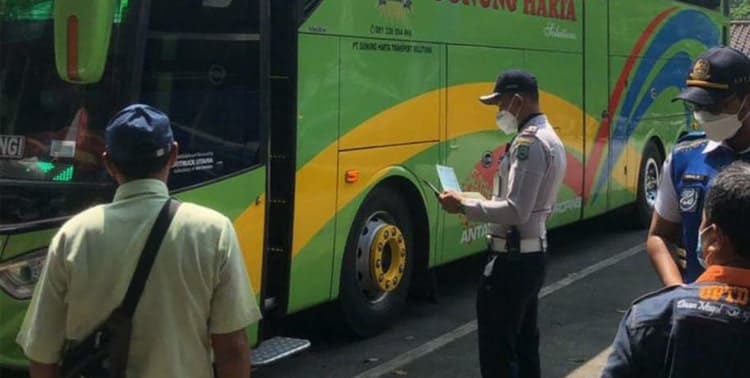 Badan Pengelola Transportasi Jabodetabek (BPTJ) menggelar uji kelayakan bus antar kota antar provinsi di Terminal Poris Plawad