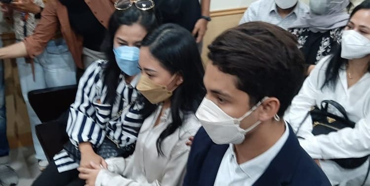 Selebgram Rachel Vennya menjalani sidang perdananya di Pengadilan Negeri Tangerang hari ini, Jumat 10 Desember 2021.