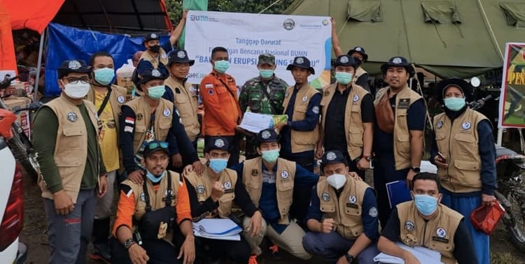 PT Angkasa Pura II (Persero) mengirim tim relawan tanggap darurat untuk membantu warga terdampak erupsi Gunung Semeru di Jawa Timur.