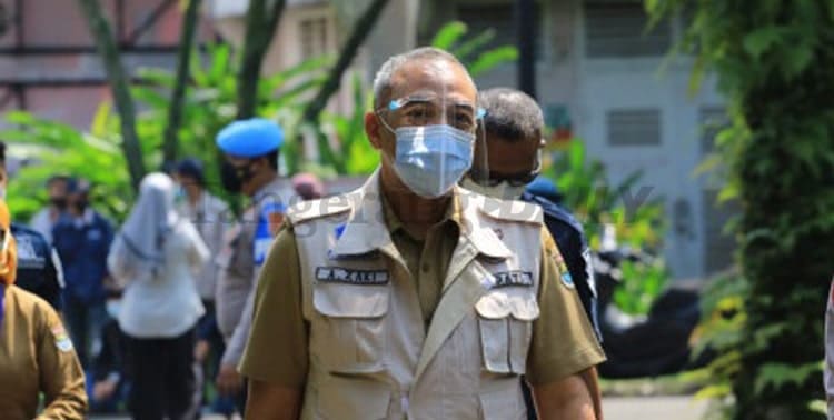 Bupati Tangerang A. Zaki Iskandar memastikan tahun baru kali ini tidak ada perayaan, kembang api, terlebih lagi konser musik dan sejenisnya.