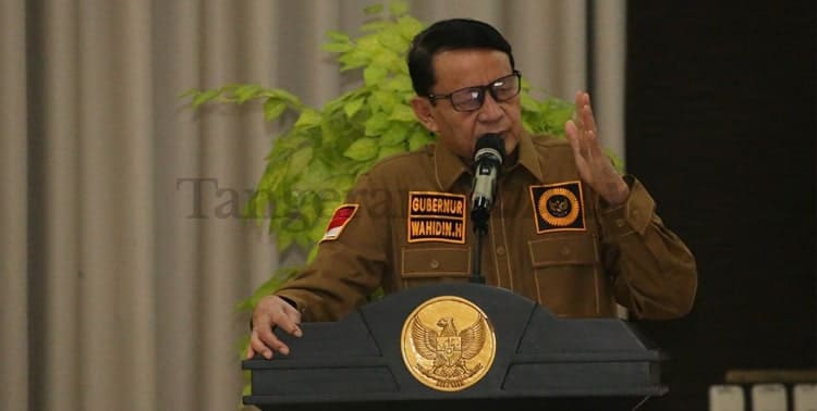 Gubernur Banten Wahidin Halim (WH) menyatakan akan segera menerbitkan surat keputusan keadaan luar biasa darurat bencana setelah Bupati Pandeglang dan Bupati Lebak menerbitkan surat keputusan keadaan luar biasa darurat bencana.