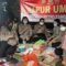 Polres Metro Tangerang mendirikan dapur umum di lokasi banjir di Kampung Sungai Turi, Kecamatan Pakuhaji Kabupaten Tangerang, Kamis 20 Januari 2022.
