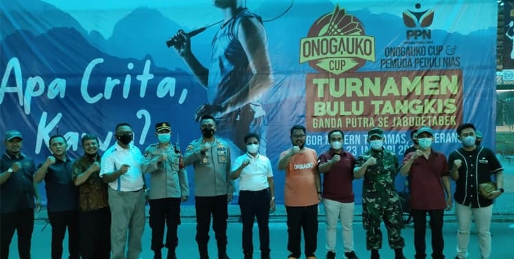 Wakil Wali Kota Tangerang Sachrudin membuka turnamen bulu tangkis ganda putra Onogauko Cup Minggu 23 Januari 2022.