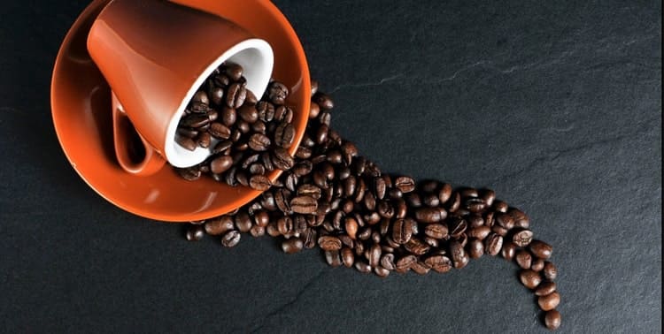 Menjamurnya kedai kopi di beberapa wilayah Indonesia, membuktikan bahwa kopi semakin banyak digemari oleh berbagai kalangan di Indonesia.
