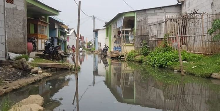 Pemerintah Kabupaten Tangerang membangun tandon air untuk mengatasi banjir  di kampung Gaga, Desa Tanjung Pasir, Kecamatan Teluknaga yang tiga bulan tidak surut.