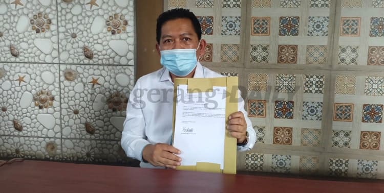 Pemerintah Kabupaten Tangerang mengangkat Ashari Asmat sebagai pelaksana tugas Direktur Utama Perumda Niaga Kertaraharja Kabupaten Tangerang