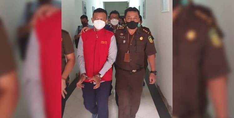 Setelah ditetapkan tersangka, Kejaksaan Tinggi Banten langsung menahan VIM, eks pejabat Bea Cukai Soekarno-Hatta dalam  kasus pemerasan atau pungutan liar senilai Rp1,7 miliar.