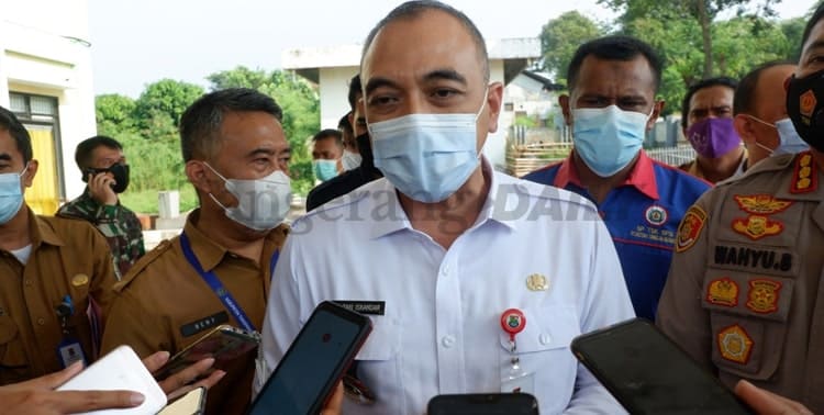 Bupati Tangerang, Ahmed Zaki Iskandar mengeluarkan instruksi Pemberlakuan Pembatasan Kegiatan Masyarakat (PPKM) Level 3 Covid-19 di Kabupaten Tangerang.