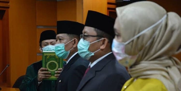 Pelaksana tugas Direktur Utama Perumda Pasar Niaga Kertaraharja Kabupaten Tangerang, Ashari Asmat memastikan selama enam bulan ke depan fokus pada persiapan seleksi Dirut Pasar yang baru.