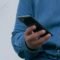 Aktivitas cukup lama menggunakan gadget bisa berdampak pada kesehatan mata. Penggunaan gadget yang terlalu sering, kerap membuat mata lelah dan perih.