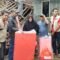 Dinsos Kabupaten Pandeglang melalui program lumbung sosial menyalurkan bantuan kepada Yanti Yuliyanti (41), warga yang rumahnya ambruk