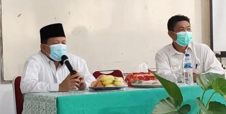 Kepala Kantor Kementerian Agama (Agama) Kota Tangsel Dedi Mahfudin mengizinkan warga menggelar salat tarawih berjamaah pada Ramadan 1443 Hijriah.