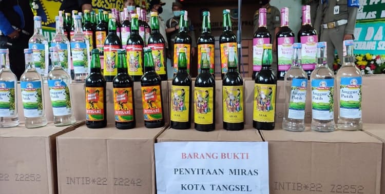 Sebanyak 6.420 botol minuman keras (miras) disita oleh Satuan Polisi Pamong Praja (Satpol PP) di wilayah Babakan, Kecamatan Setu, Kota Tangsel.