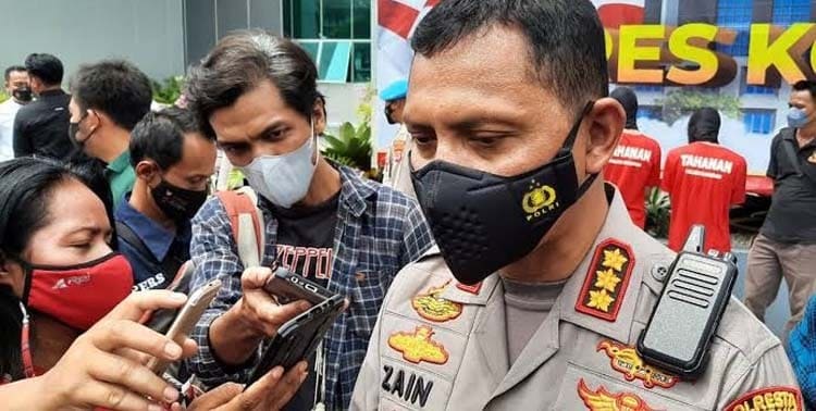 Polres Kota Tangerang akan mempertemukan sopir ambulans dan pengendara Mercedes Benz yang menghalangi jalan kendaraan medis tersebut, Senin besok 21 Maret 2022.