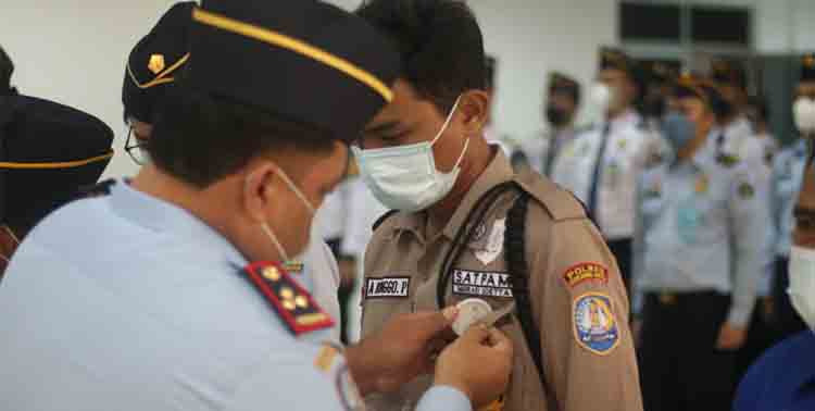 Imigrasi Bandara Soekarno-Hatta : Tegur Saya Jika Tidak Ramah