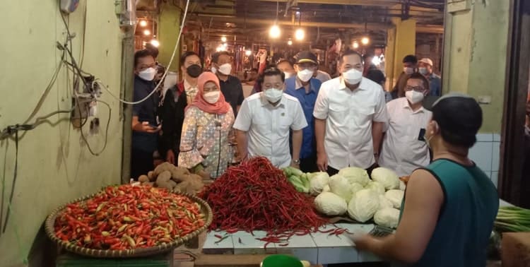 Kepala Pasar Anyar, Kota Tangerang Achmad Juhaeni mengatakan, sejumlah harga komoditi di tersebut masih stabil. Namun, untuk daging sapi terindikasi akan naik menjelang Idulfitri 2022.