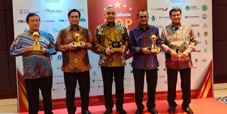 Perusahaan Umum Daerah Air Minum Tirta Kerta Raharja (Perumdam TKR) Kabupaten Tangerang kembali membuktikan sebagai Perumdam terbaik se-Indonesia dengan meraih 4 tropi sekaligus pada ajang Top BUMD Awards 2022, Rabu 20 April 2022.