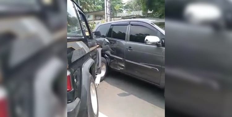 Kecelakaan lalu lintas terjadi di jalan Raya Serpong, Kelurahan Pondok Jagung, Kecamatan Serpong Utara, Rabu 11 Mei 2022.