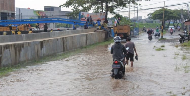 Badan Penanggulangan Bencana Daerah (BPBD) Kota Tangerang melaporkan, saat ini sudah 90 persen telah surut.