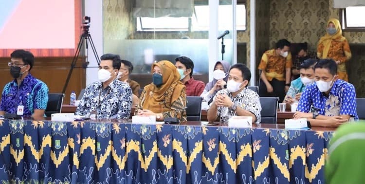Wali Kota Tangerang menerbitkan Peraturan Wali Kota Nomor 26 tahun 2021. Perwal tersebut realisasi dari gerakan Satu Data Indonesia di Kota Tangerang.